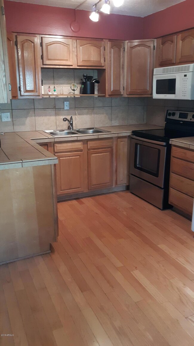 Kitchen-Wood Flooring