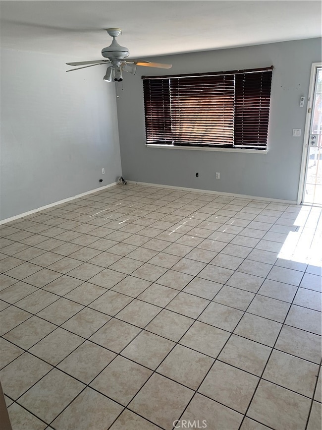 16244 Molino Dr, Victorville, CA 92395 - photo 3