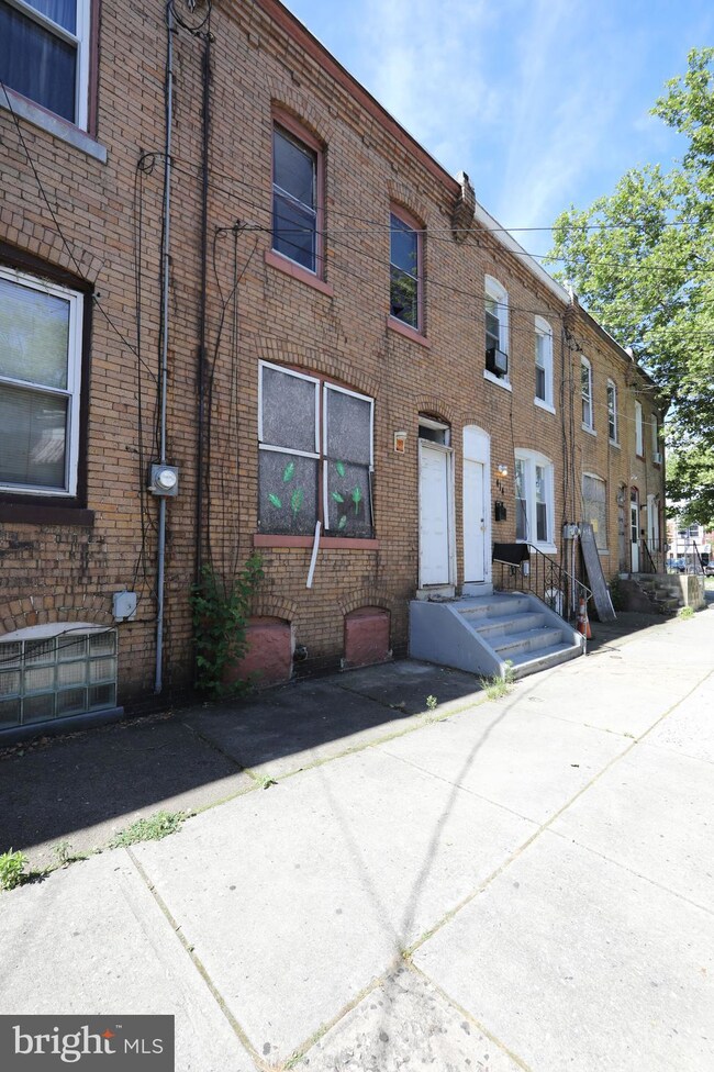 416 Viola St, Camden, NJ 08104 - photo 2