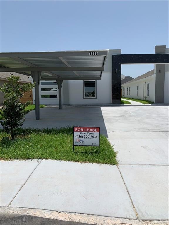 1415 S Flag St unit 3, Pharr, TX 78577 - photo 2