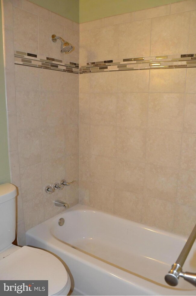 1502 Lowell Ct, Crofton, MD 21114 - photo 6