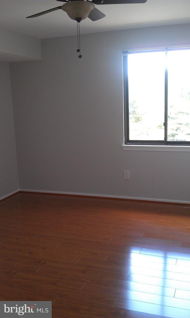 Treebrooke unit 512, Oakton, VA 22124 - photo 3