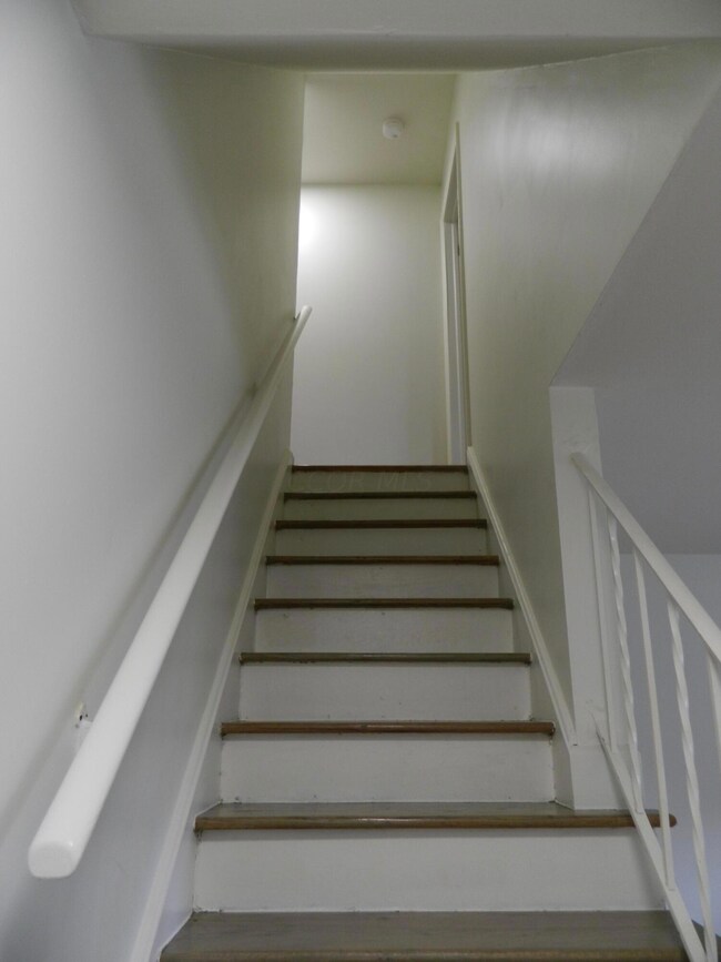 1975 Dunbar Dr unit A, Columbus, OH 43224 - photo 2