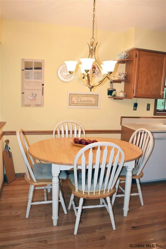 31 Lincoln Ave, Clifton Park, NY 12065 - photo 5