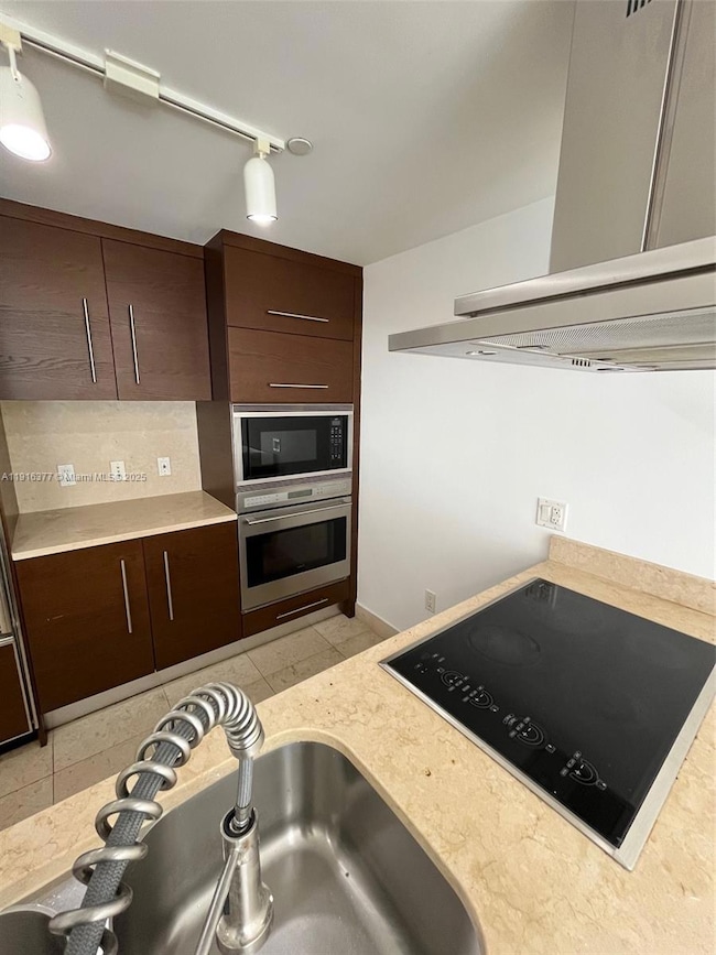 Icon Brickell Tower 2 unit 1207, Miami, FL 33131 - photo 5