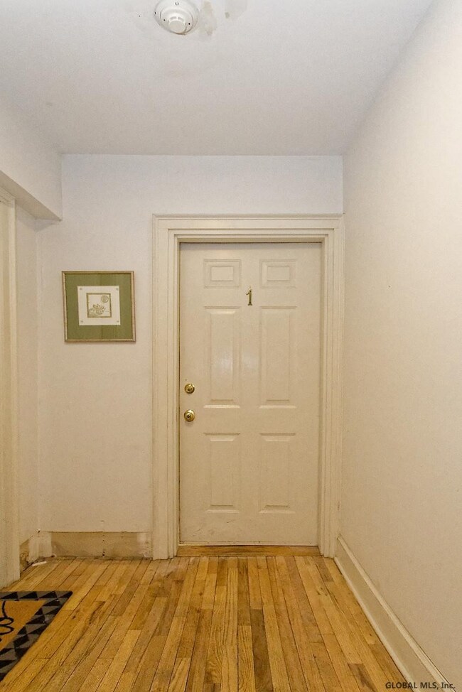 125 Circular St, Saratoga Springs, NY 12866 - photo 7