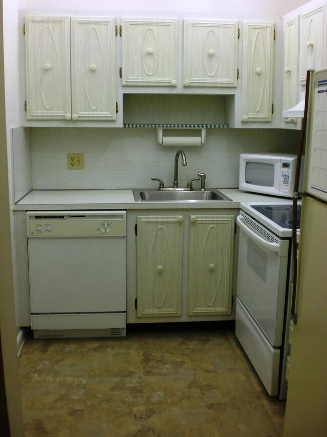 101 E Mcnab Rd unit 428, Pompano Beach, FL 33060 - photo 7