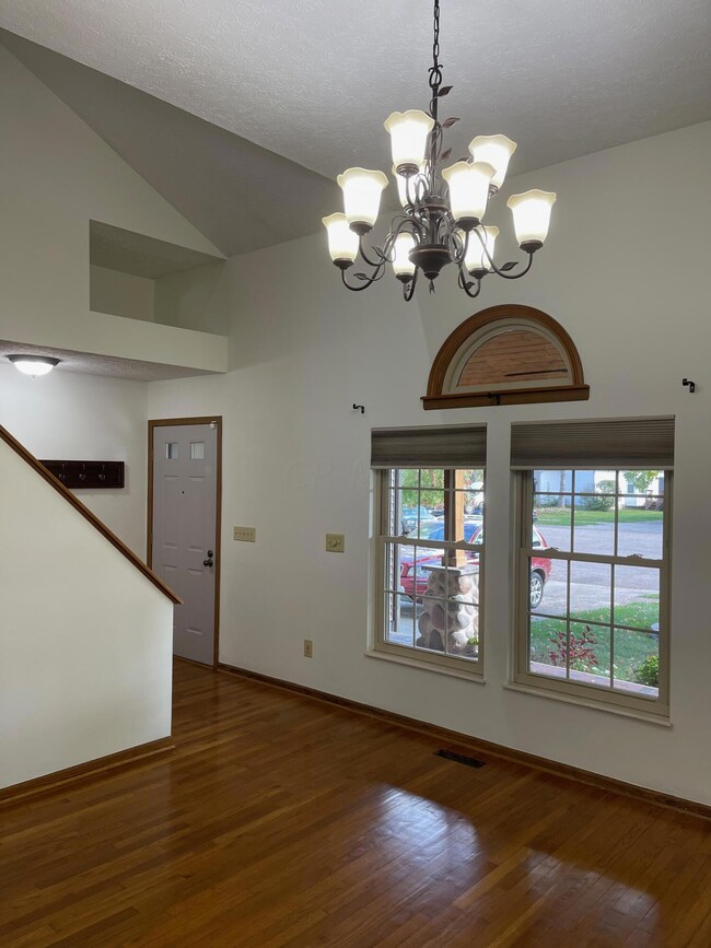 869 Chesterview Ct, Galloway, OH 43119 - photo 5