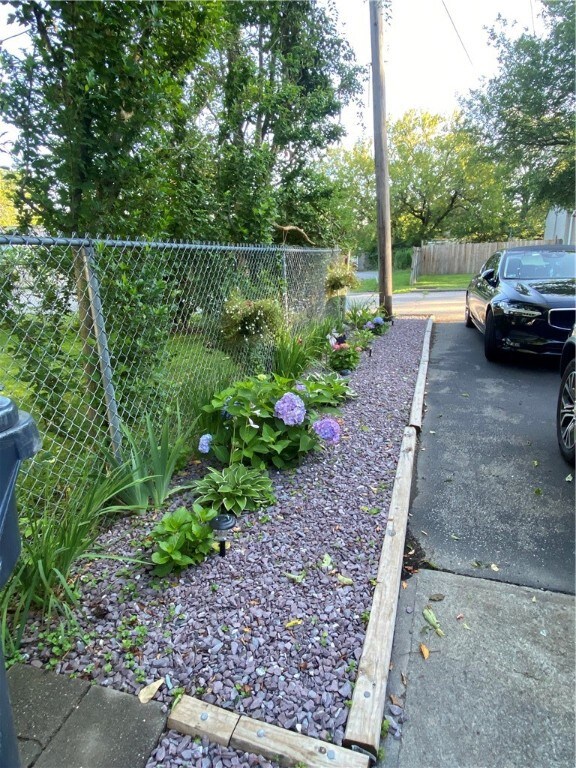 26 Kenway Ave, Warwick, RI 02889 - photo 2