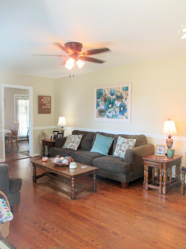 ...and kitchen/dining area