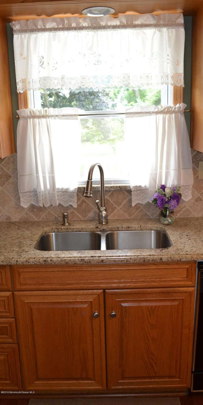 12 Heather Dr, Manalapan, NJ 07726 - photo 6