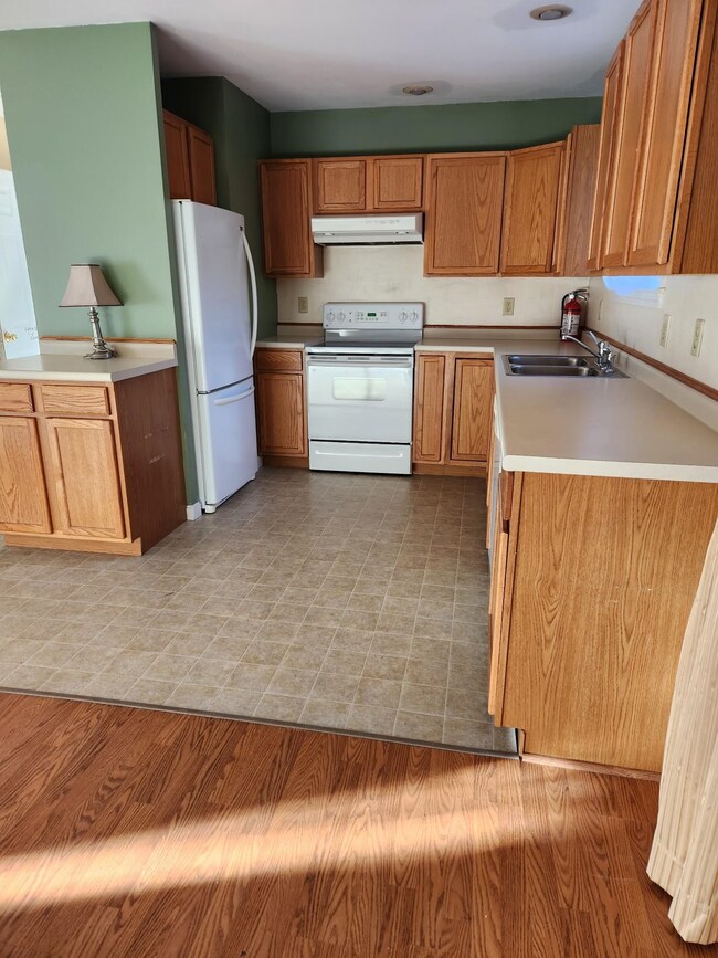 4 Bridgeman St, Barre, VT 05641 - photo 4