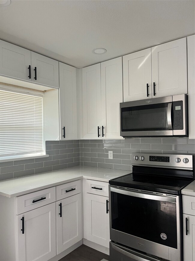 15140 Oakwood Ln, Balch Springs, TX 75180 - photo 3