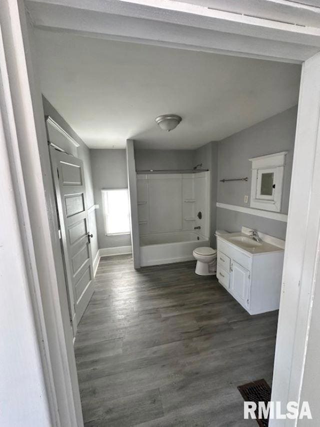 1321 W 13th St, Davenport, IA 52804 - photo 6