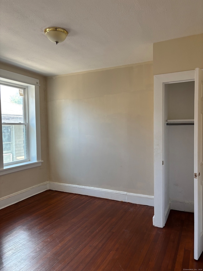 141 Pixlee Place, Bridgeport, CT 06610 - photo 6