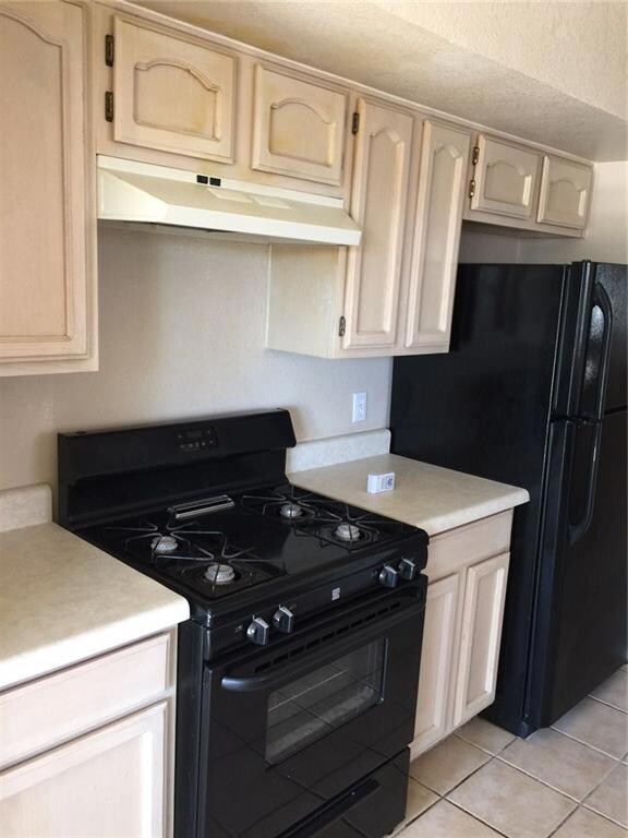 1600 Hartsdale Dr unit B, Horizon City, TX 79928 - photo 4