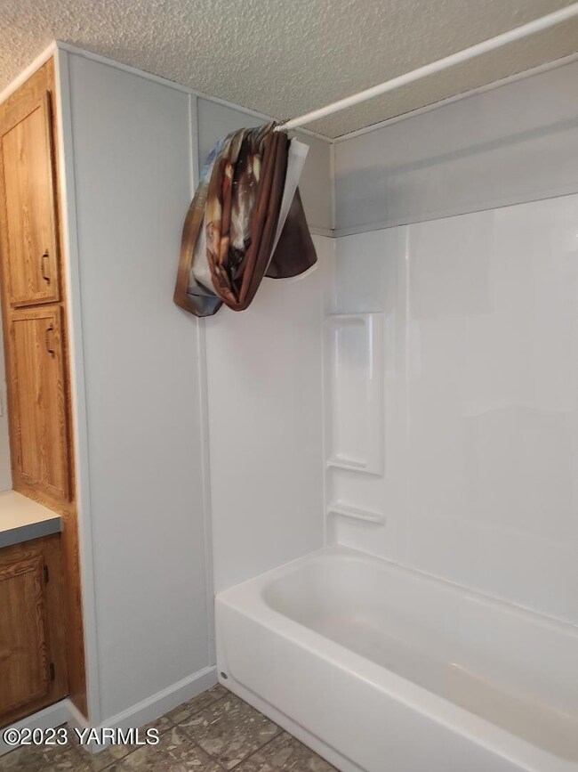 master bath tub