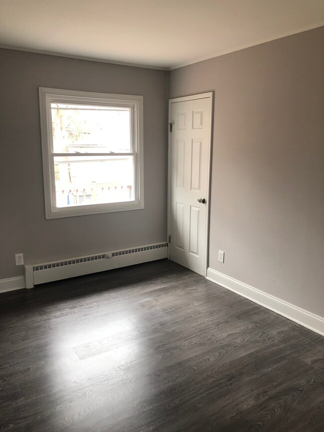 627 N Lewis Ave, Waukegan, IL 60085 - photo 6