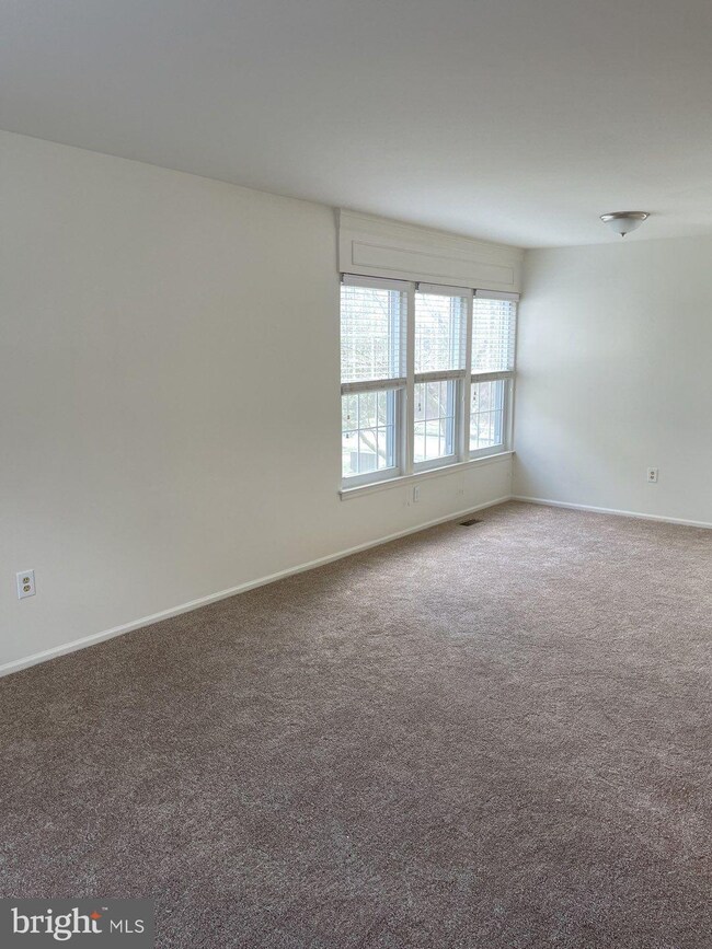 7422 Setting Sun Way, Columbia, MD 21046 - photo 3