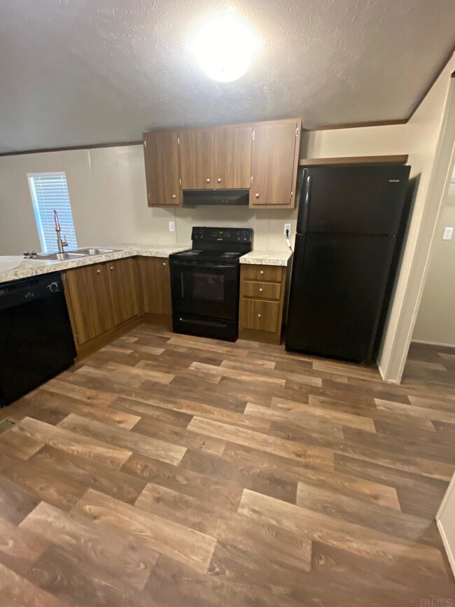 6985 S Bennett Ln, Bloomfield, IN 47424 - photo 4