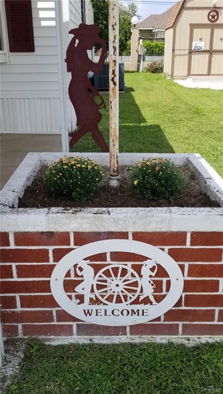 2528 Bobolink Cir W, Palmview, TX 78572 - photo 6