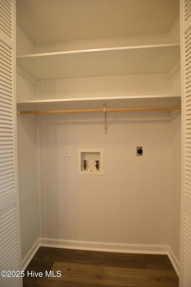 409 Scotsdale Dr, Jacksonville, NC 28546 - photo 6