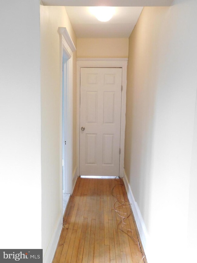 215 S Easton Rd unit 2ND FLOOR APT., Glenside, PA 19038 - photo 4