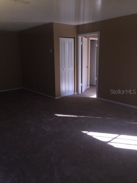 MASTER BEDROOM - WALKING CLOSET 