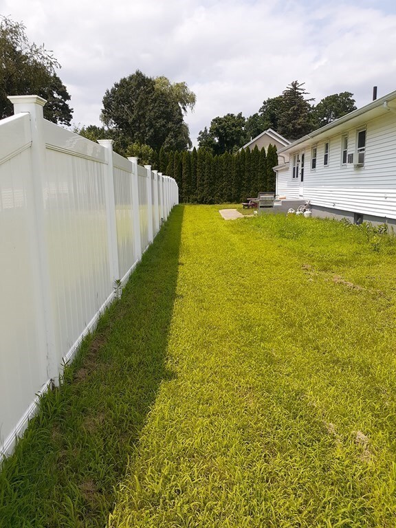 105 Bradley Ave, Methuen, MA 01844 - photo 4