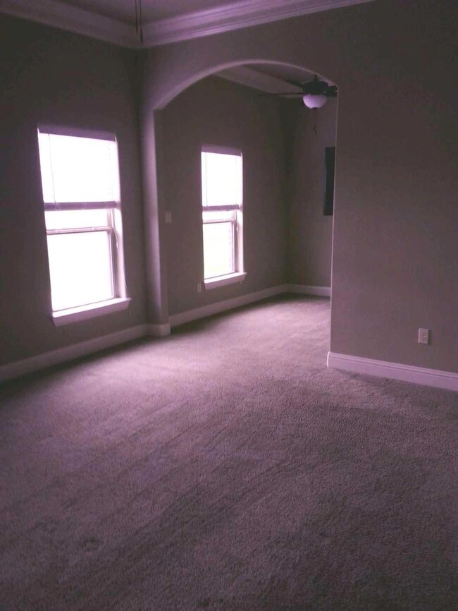 237 Jacinth Ln, Granbury, TX 76049 - photo 4