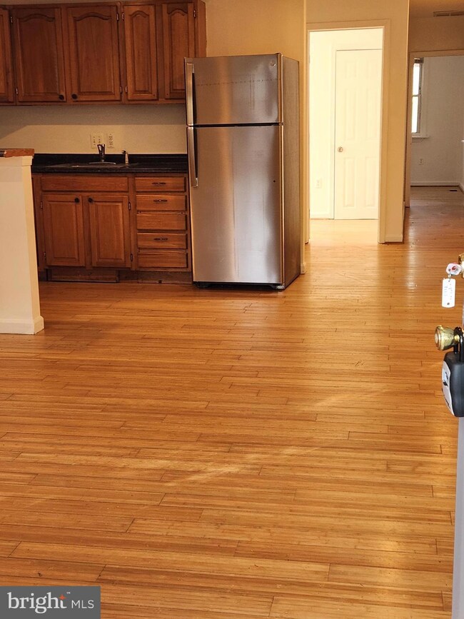 5412 Abdul St, Capitol Heights, MD 20743 - photo 2