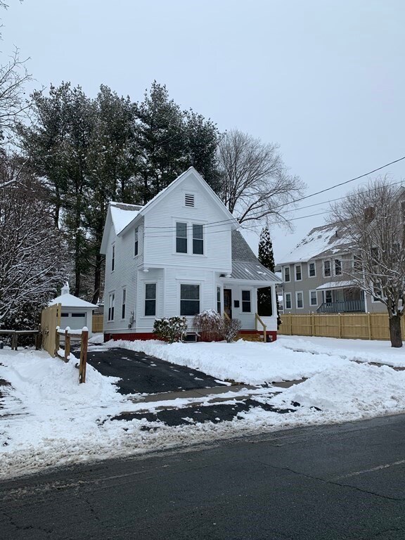 33 Devens St, Greenfield, MA 01301 - photo 2