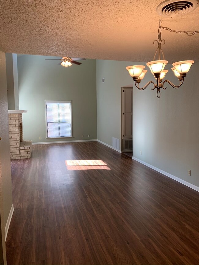 405 Summit Cir, Fredericksburg, TX 78624 - photo 4