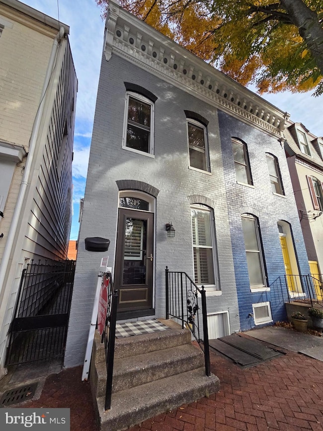 203 E 3rd St, Frederick, MD 21701 - photo 2