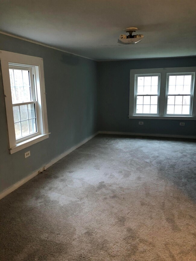 141 Hilldale Ave, South Hampton, NH 03827 - photo 5