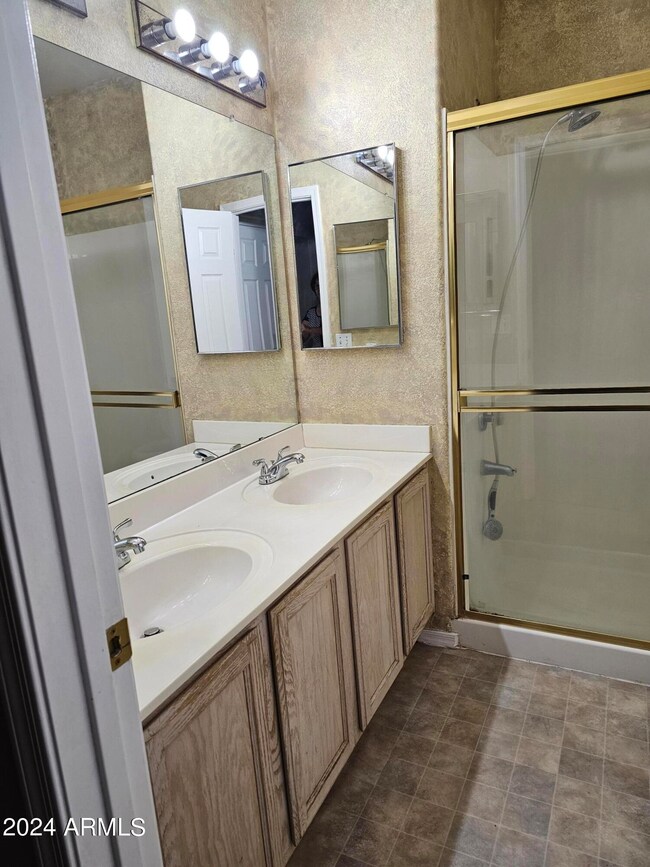 6168 S Colonial Way, Tempe, AZ 85283 - photo 2