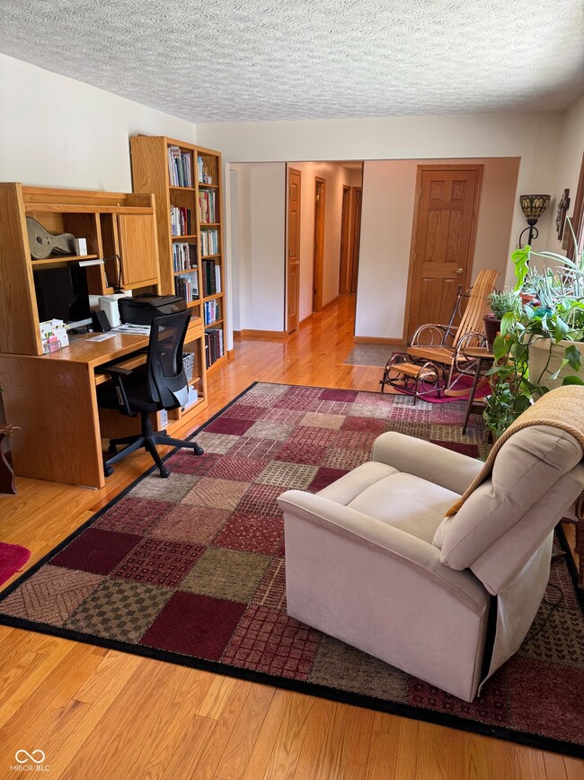 1220 Countryside Ln, Columbus, IN 47201 - photo 6