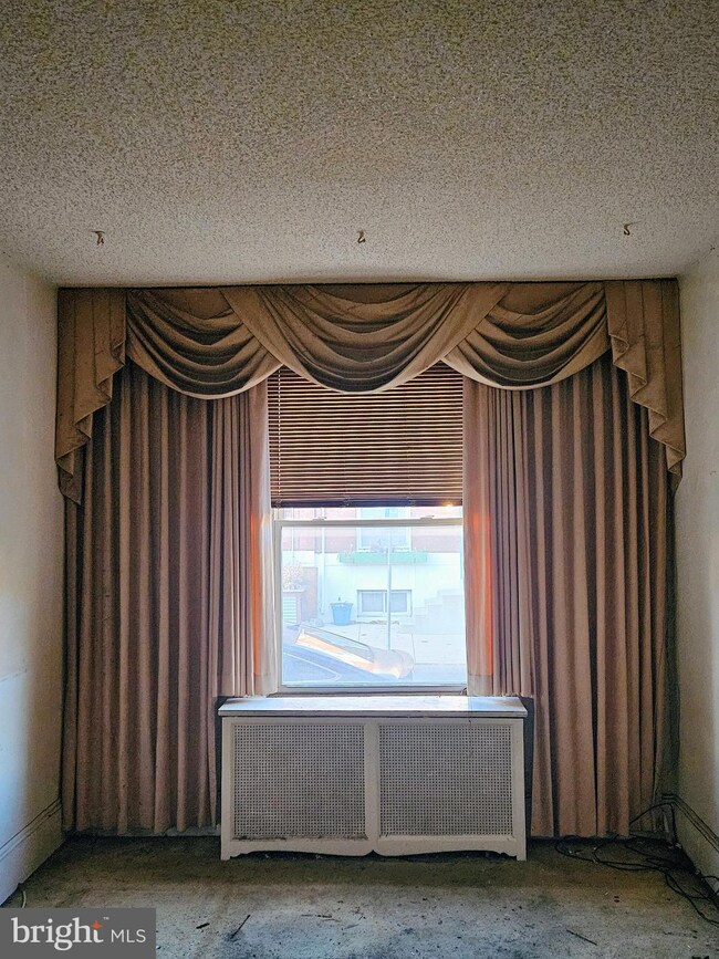 2028 Moore St, Philadelphia, PA 19145 - photo 2