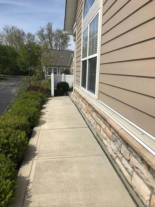 7989 Ravine Run Lane