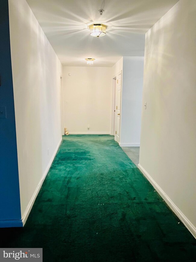 The Towers at Harbor Court unit 707, Baltimore, MD 21202 - photo 6