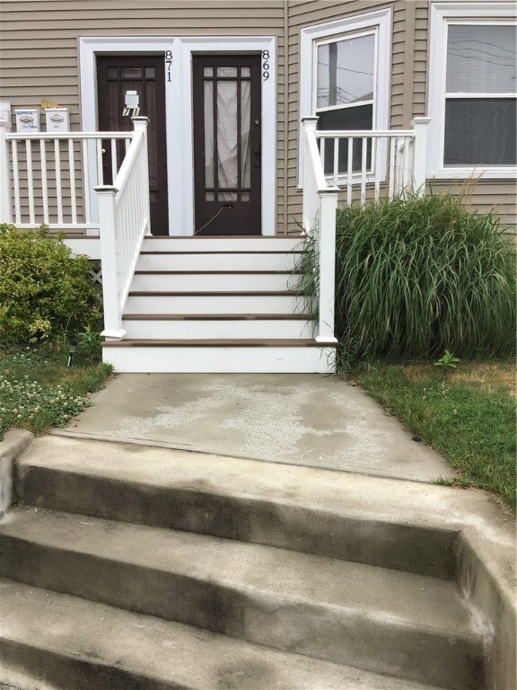 869 Lonsdale Ave, Central Falls, RI 02863 - photo 2