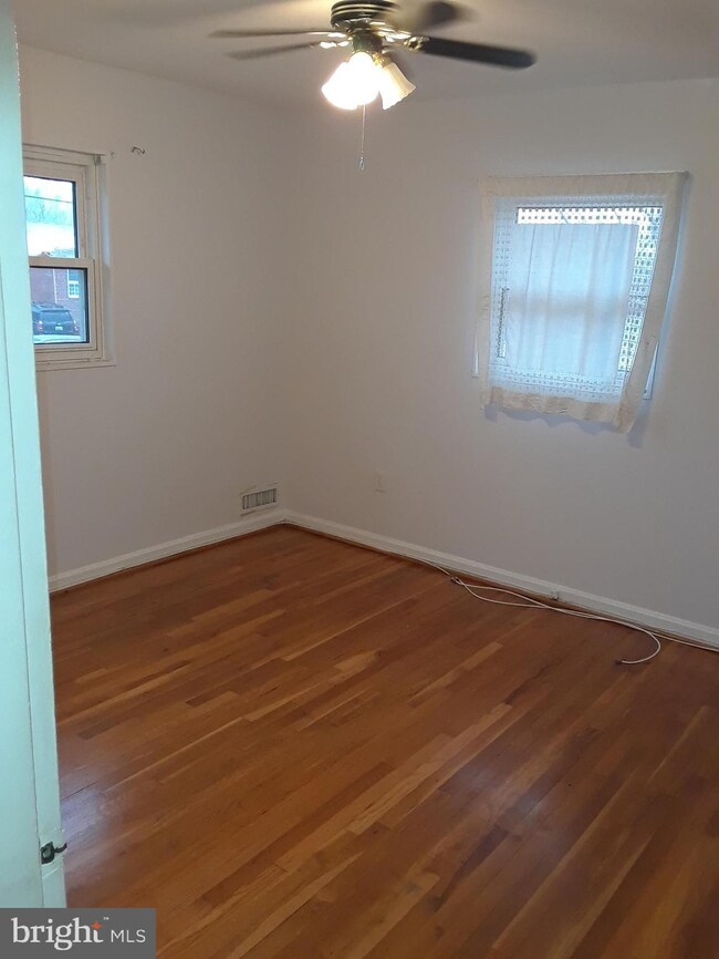 6008 Rosedale Dr, Hyattsville, MD 20782 - photo 7