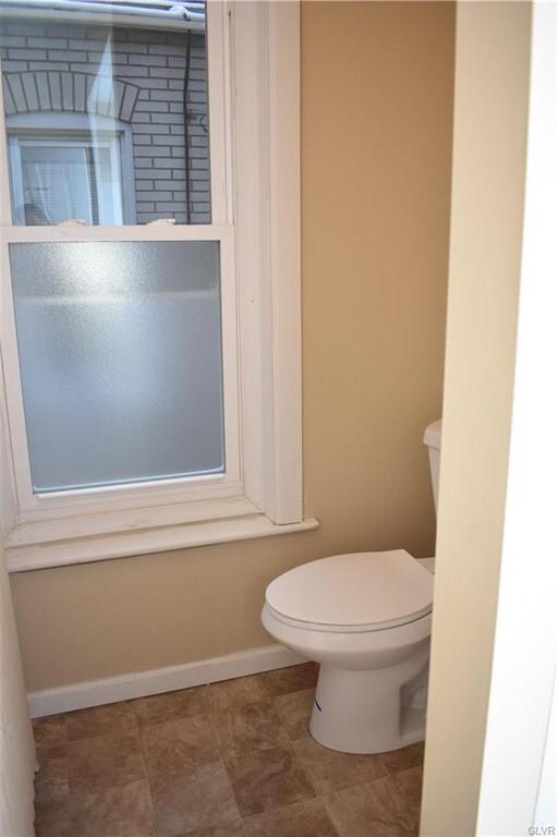 339 N 4th St, Allentown, PA 18102 - photo 7