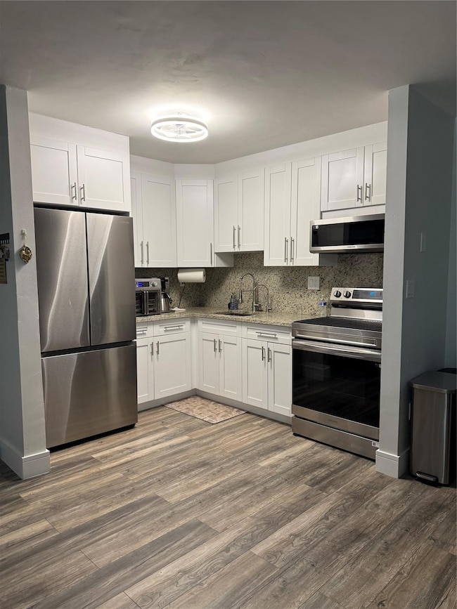 10905 W Clairmont Cir, Tamarac, FL 33321 - photo 4