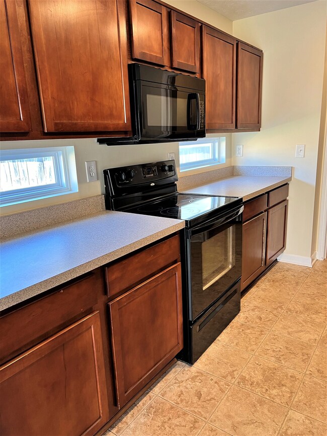 2652 Grand Fir Dr, Greenwood, IN 46143 - photo 4