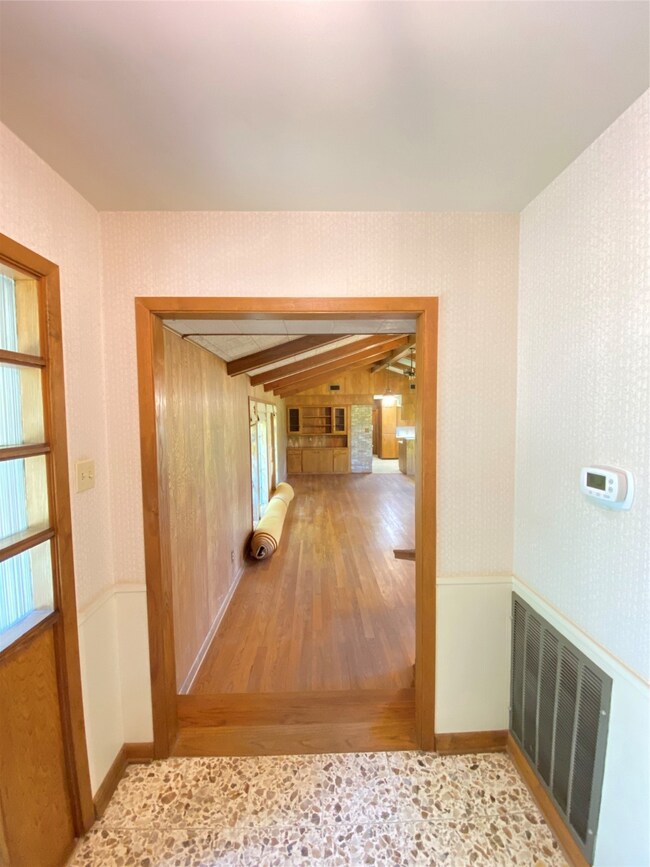 103 Hillcrest Dr, Richmond, TX 77469 - photo 3