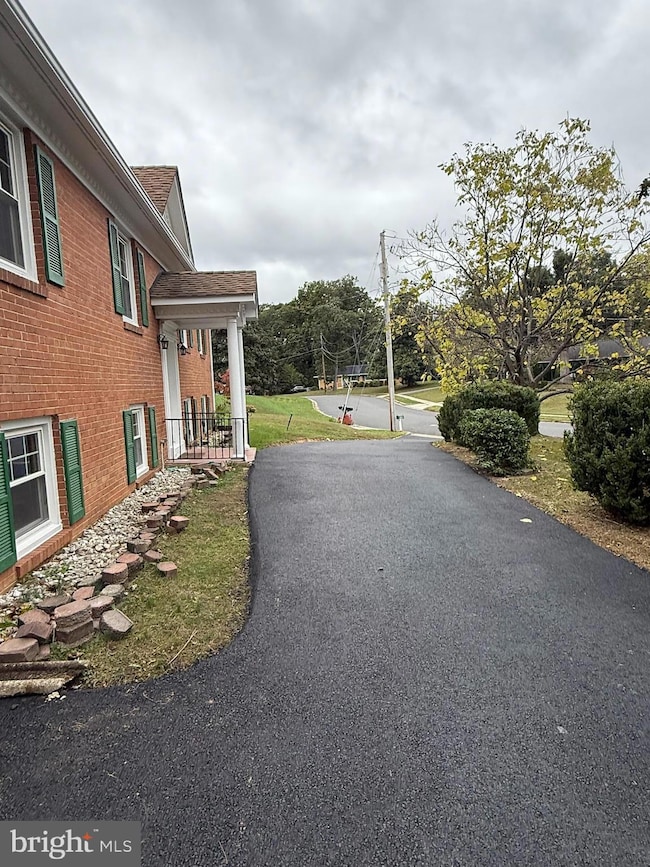 5405 Brookland Rd, Alexandria, VA 22310 - photo 4