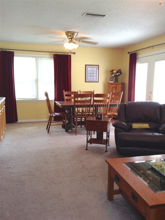 321 Lakewood Dr, Jacksonville, NC 28546 - photo 6