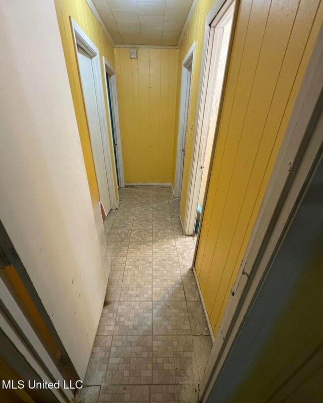 812 Carver St, Carthage, MS 39051 - photo 5