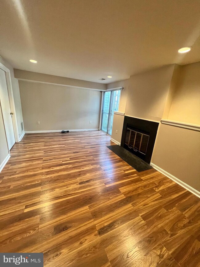 12350 Herrington Manor Dr, Silver Spring, MD 20904 - photo 6